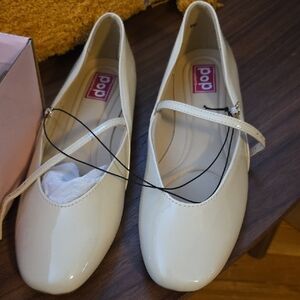 Pop Cream Mary Jane Flats